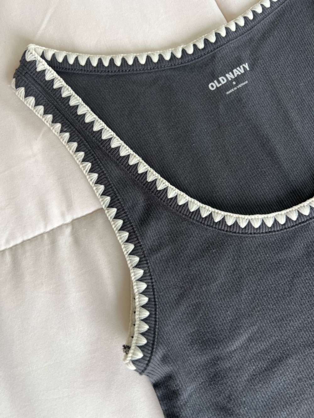 Old Navy Ribbed Tank Top - Picture 3 of 4
